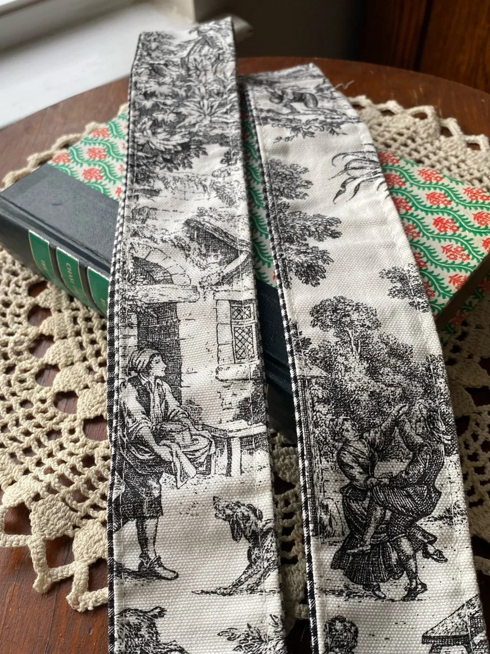 French Country Toile Curtin Tiebacks Set of 2 Black/White Gingham Fabric Sash